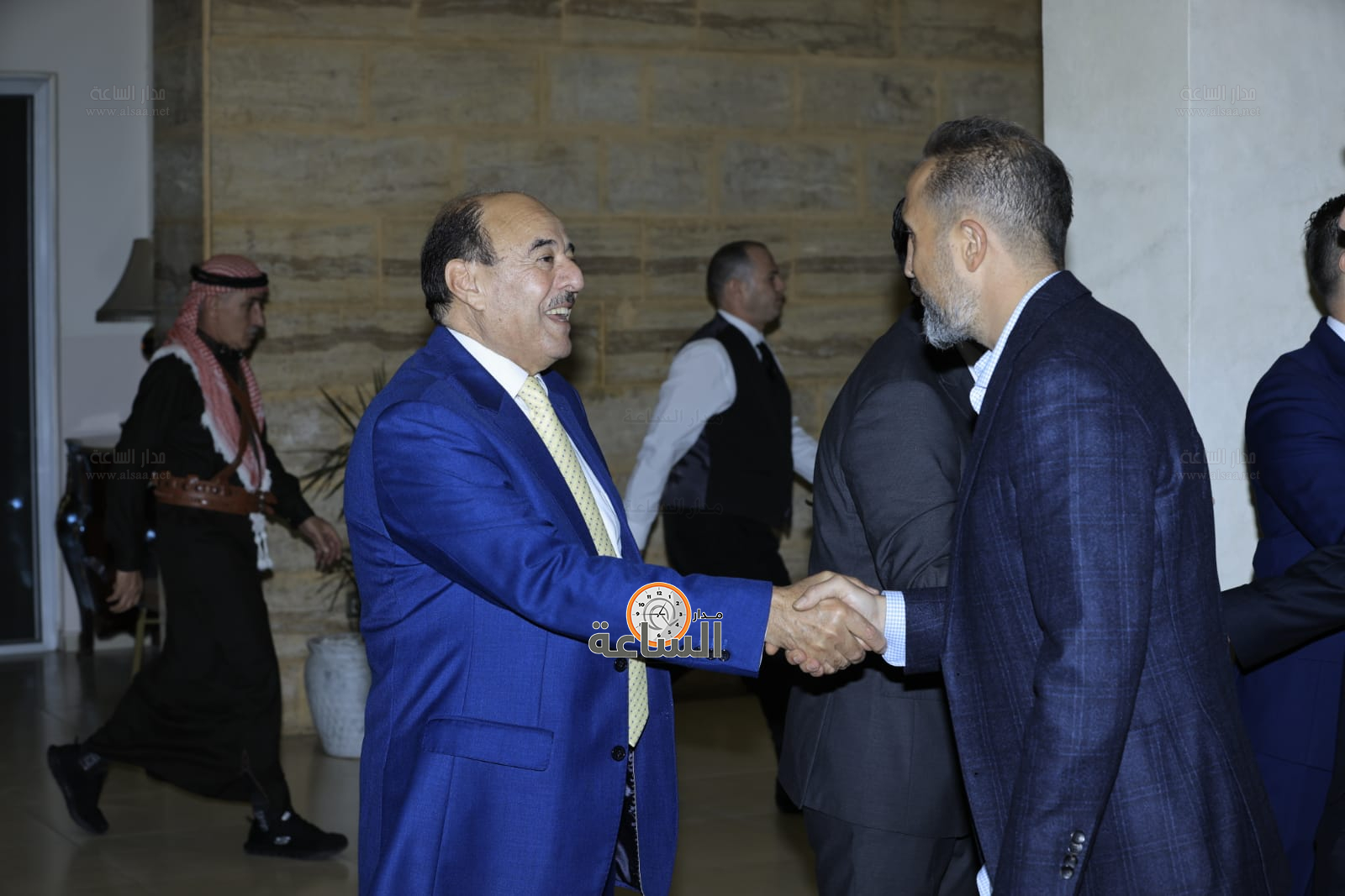 Madar Al-Saa Images 0.18594072676514184