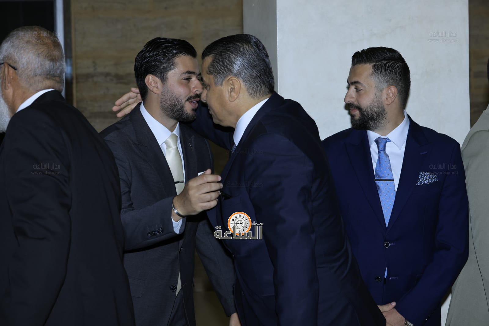 Madar Al-Saa Images 0.8367838213762337