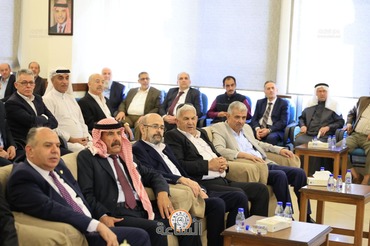 Madar Al-Saa Images 0.06103598094199125