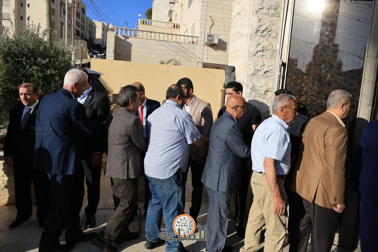 Madar Al-Saa Images 0.4472229033581223