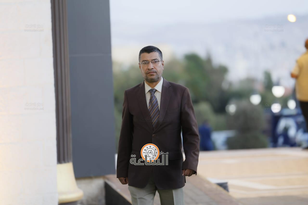 Madar Al-Saa Images 0.7439161776729865