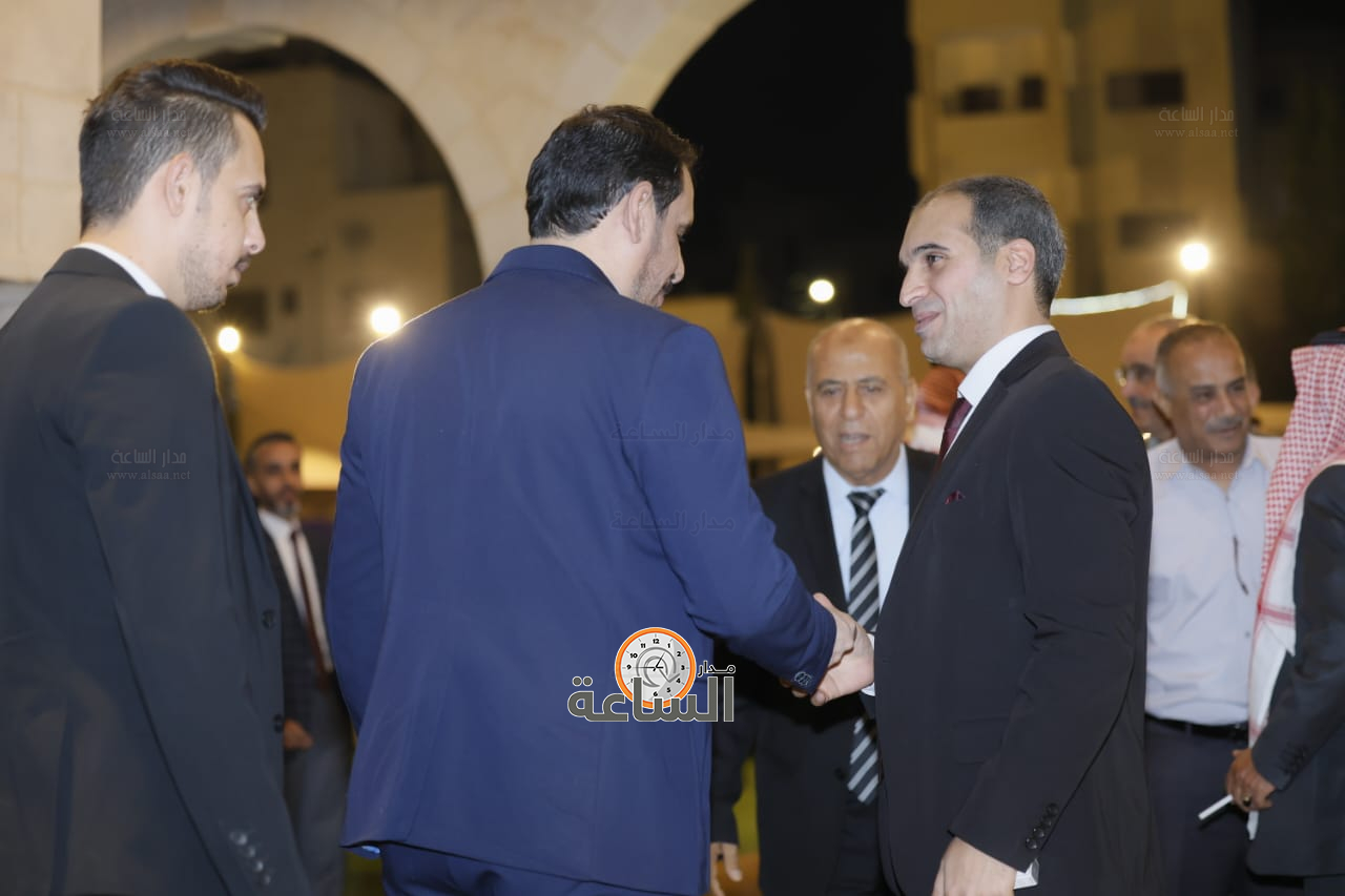 Madar Al-Saa Images 0.148855105484609