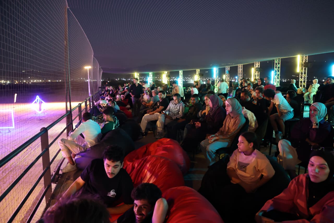 Madar Al-Saa Images 0.9893085737117537