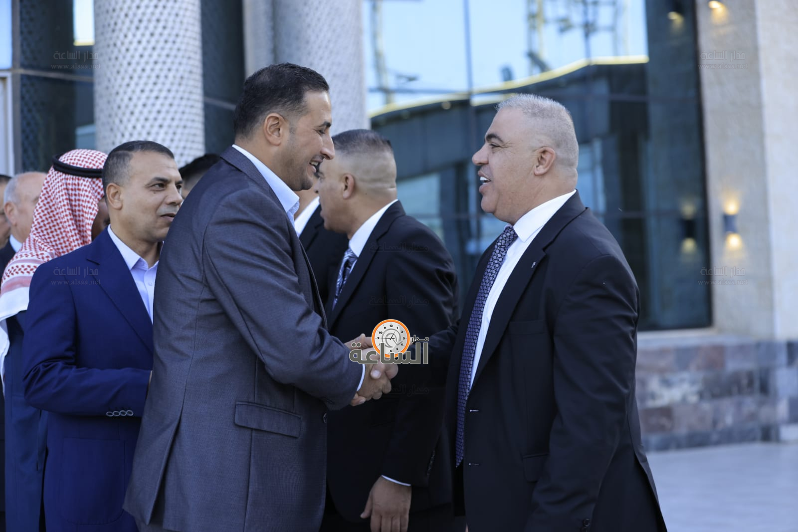 Madar Al-Saa Images 0.4320399846944496