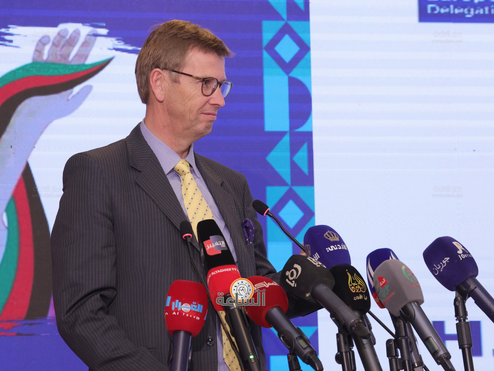 Madar Al-Saa Images 0.0355151396167509