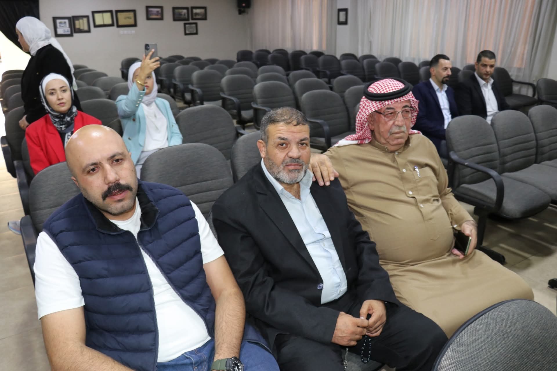 Madar Al-Saa Images 0.5001340781955403