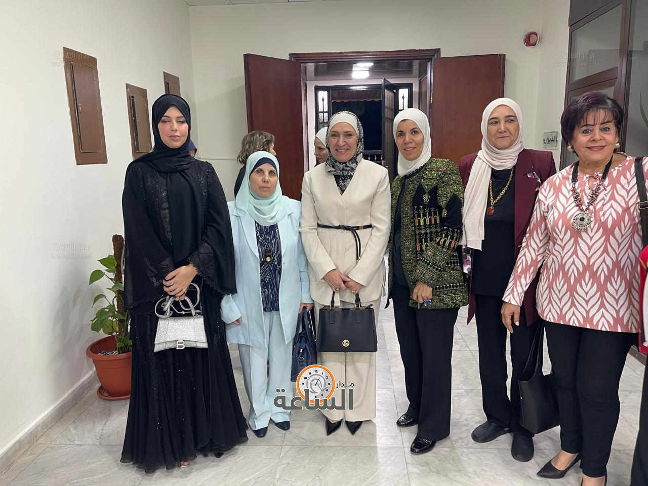 Madar Al-Saa Images 0.9691087641893849