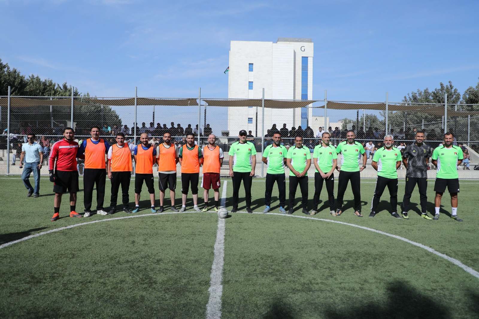 Madar Al-Saa Images 0.04156172626225563