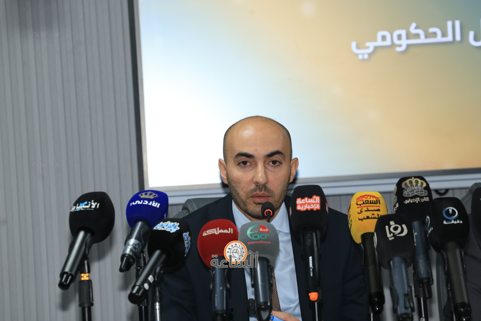 Madar Al-Saa Images 0.7839187915766876