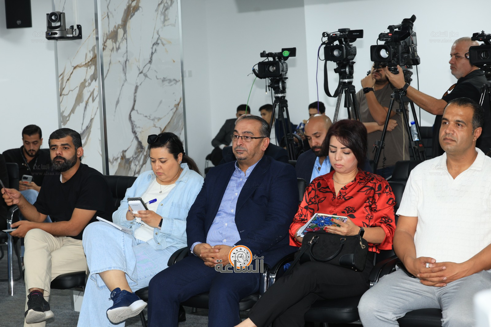 Madar Al-Saa Images 0.4082391815548543