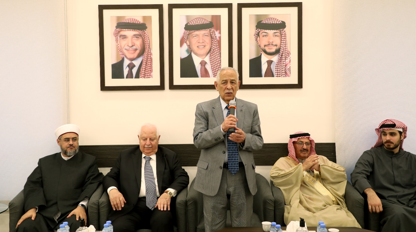 Madar Al-Saa Images 0.2530488840145023