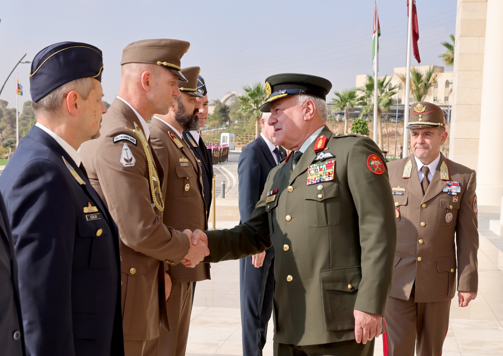 Madar Al-Saa Images 0.33119568424628865