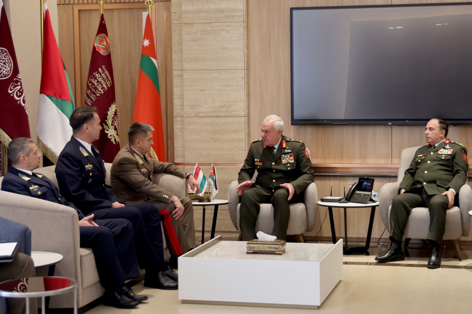 Madar Al-Saa Images 0.8294506866065907