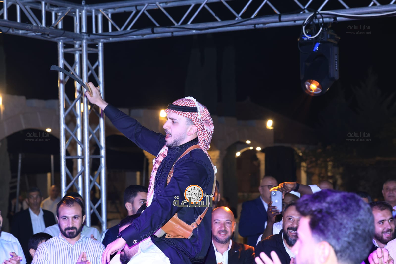 Madar Al-Saa Images 0.844878323010444