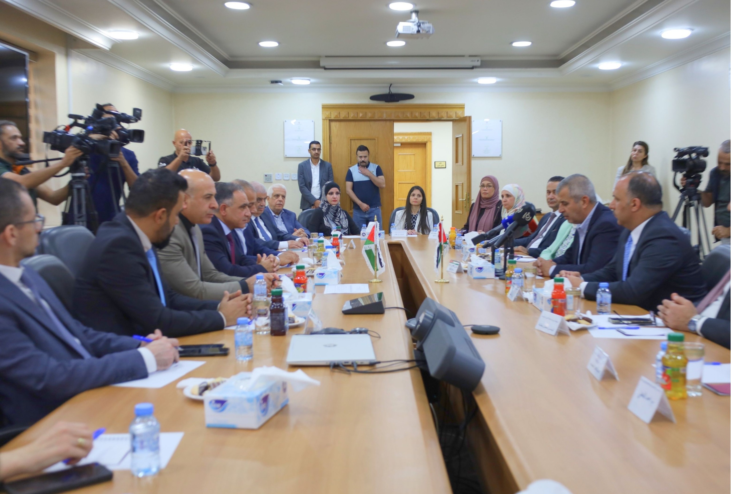 Madar Al-Saa Images 0.6217753639334253