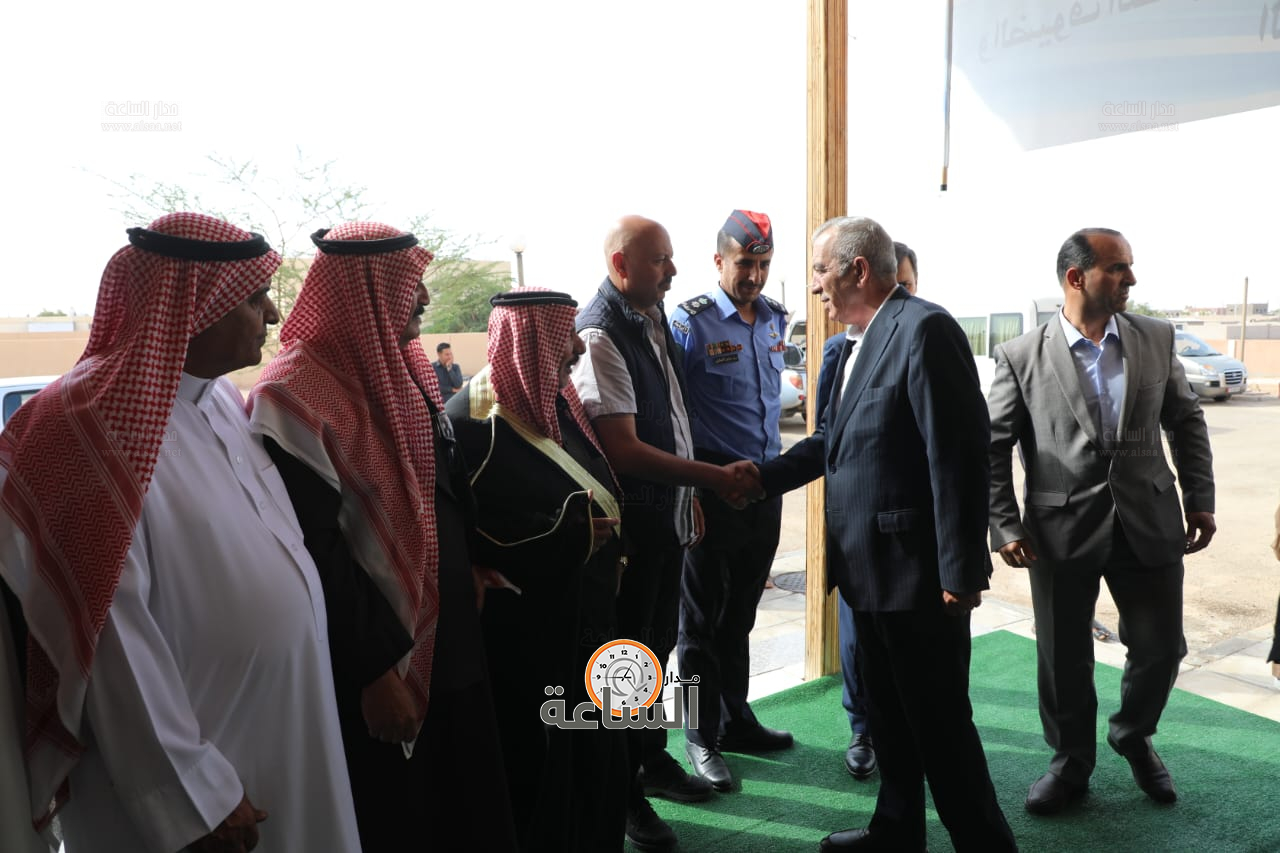 Madar Al-Saa Images 0.32842871718063493