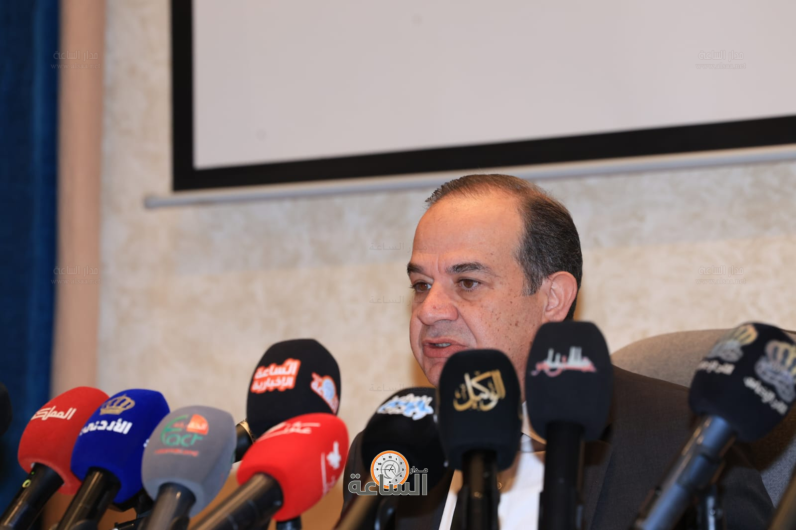 Madar Al-Saa Images 0.6548109267765073