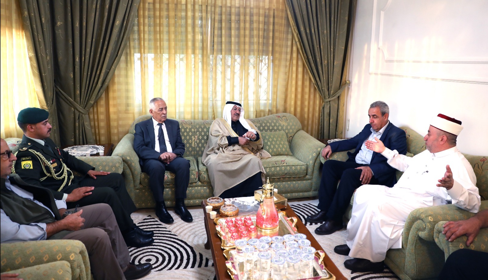 Madar Al-Saa Images 0.9119014947152765