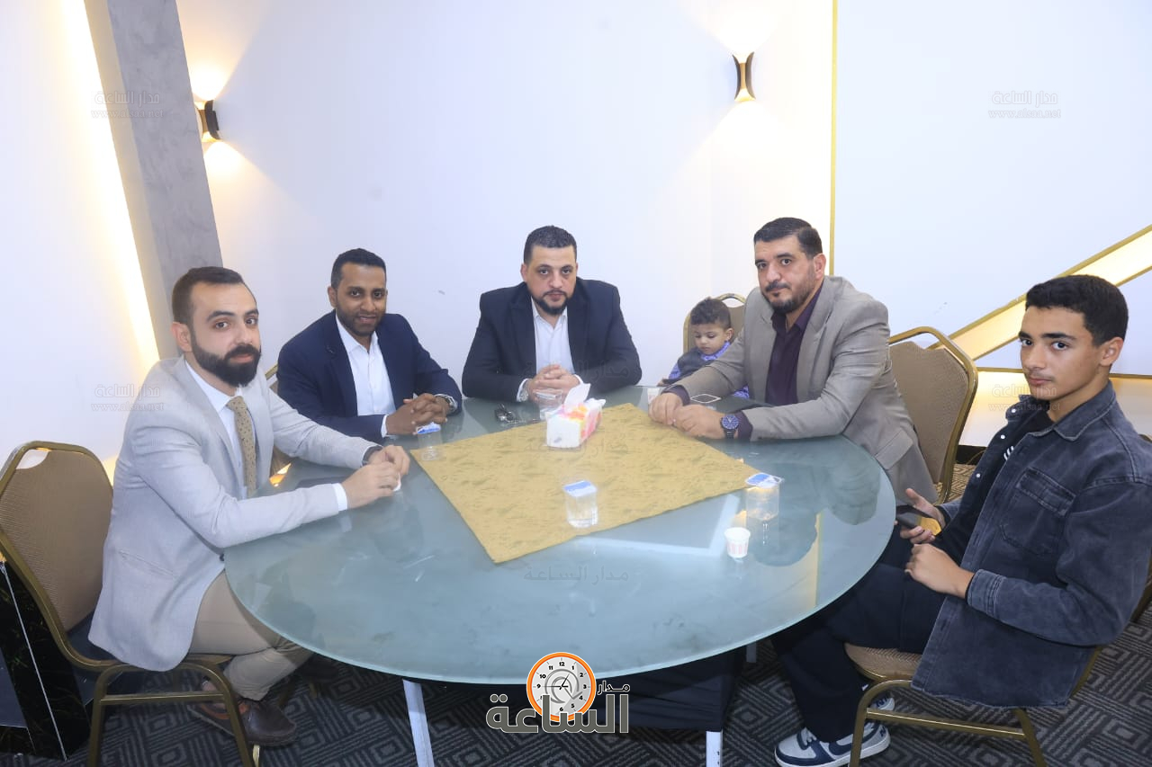 Madar Al-Saa Images 0.50423436467786