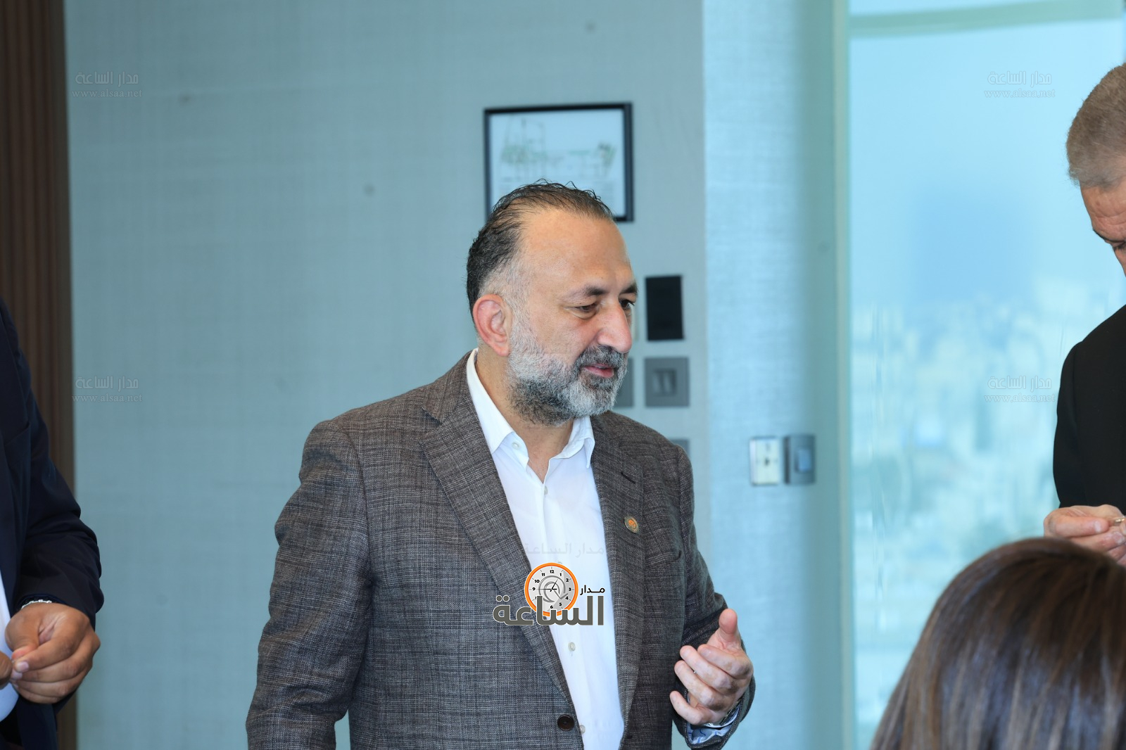 Madar Al-Saa Images 0.7661479681300278