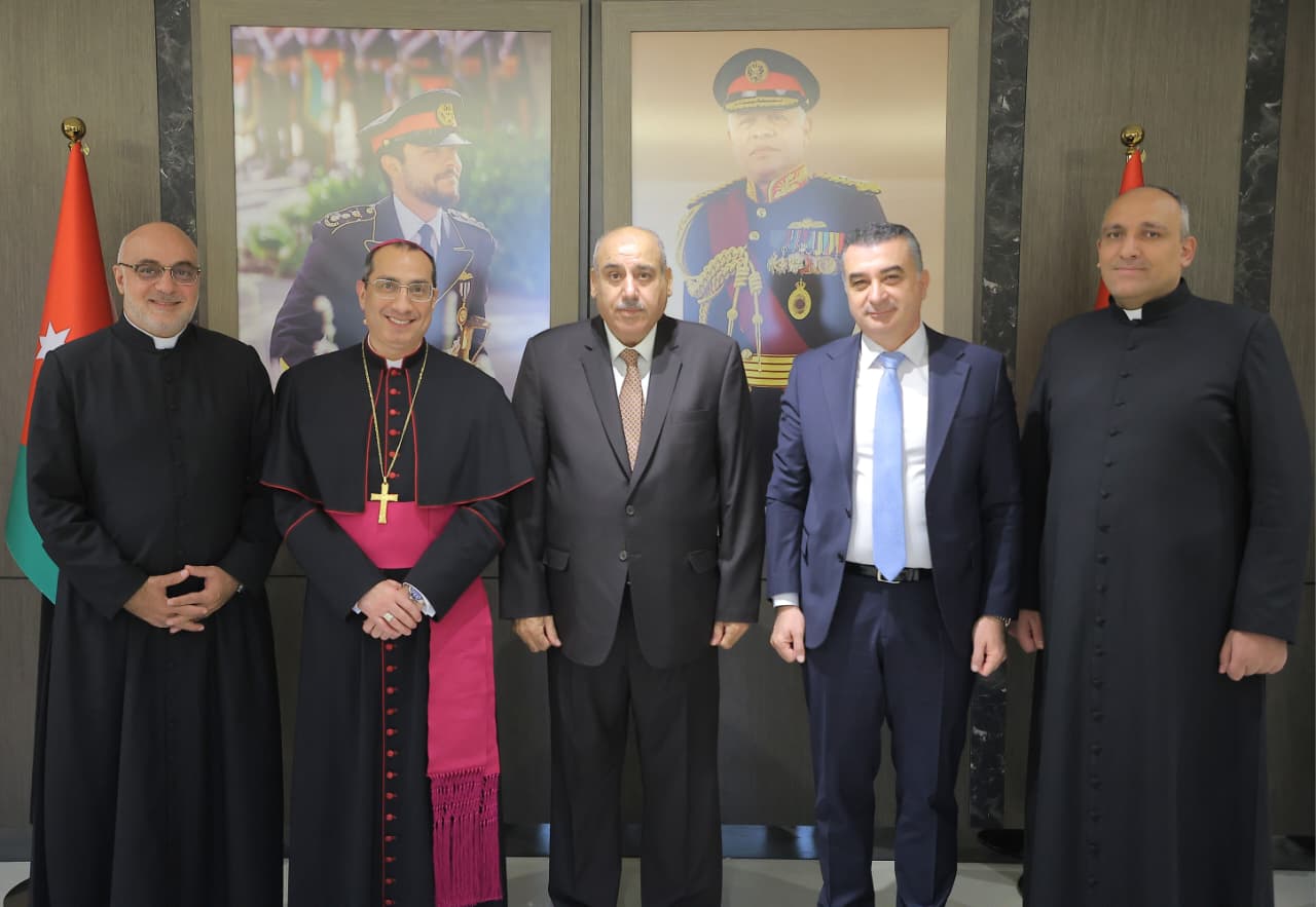 Madar Al-Saa Images 0.7472480152461072