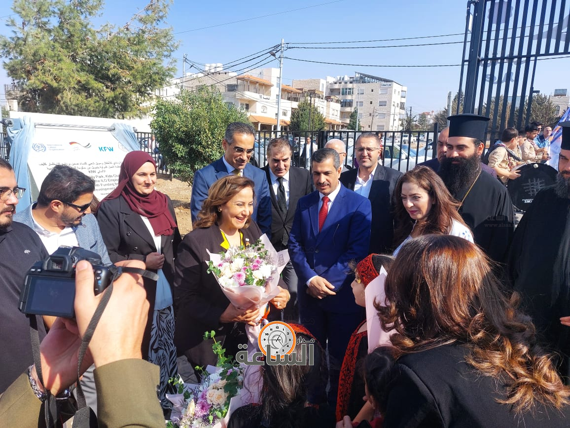 Madar Al-Saa Images 0.1777740615075436