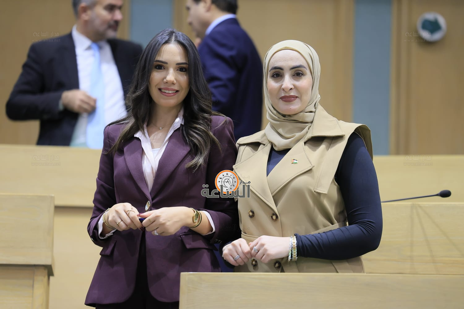 Madar Al-Saa Images 0.8339123570423894