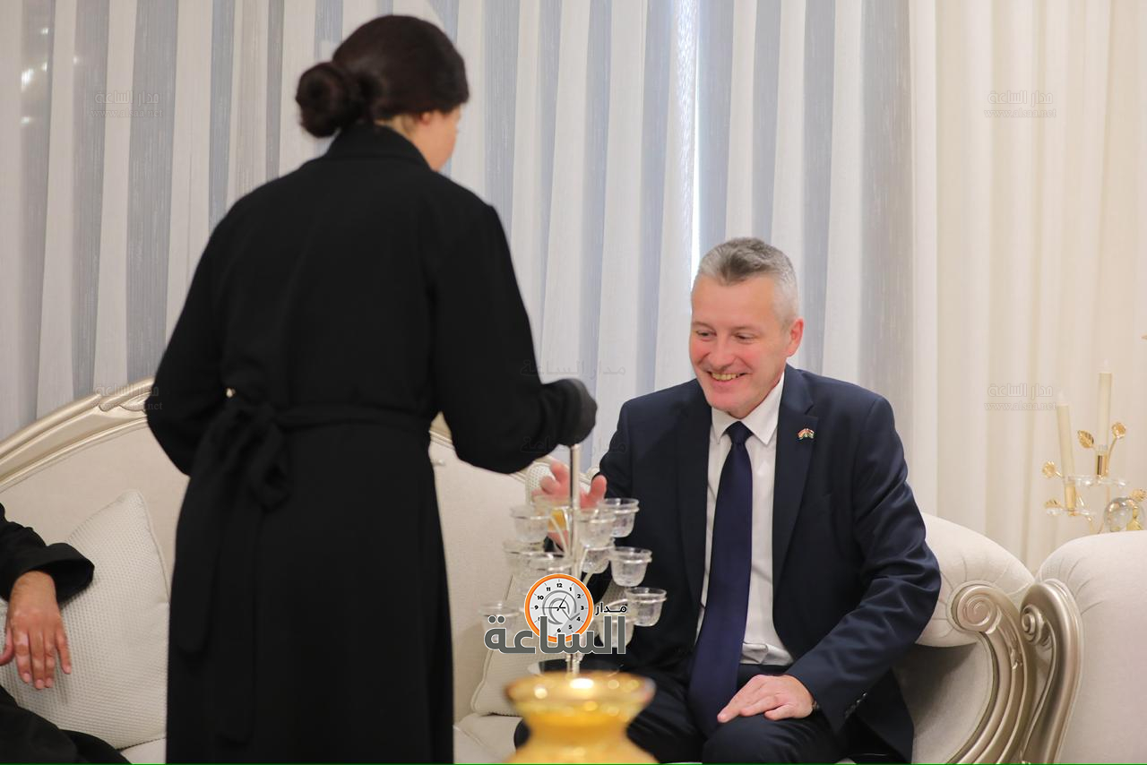 Madar Al-Saa Images 0.3218839022091533