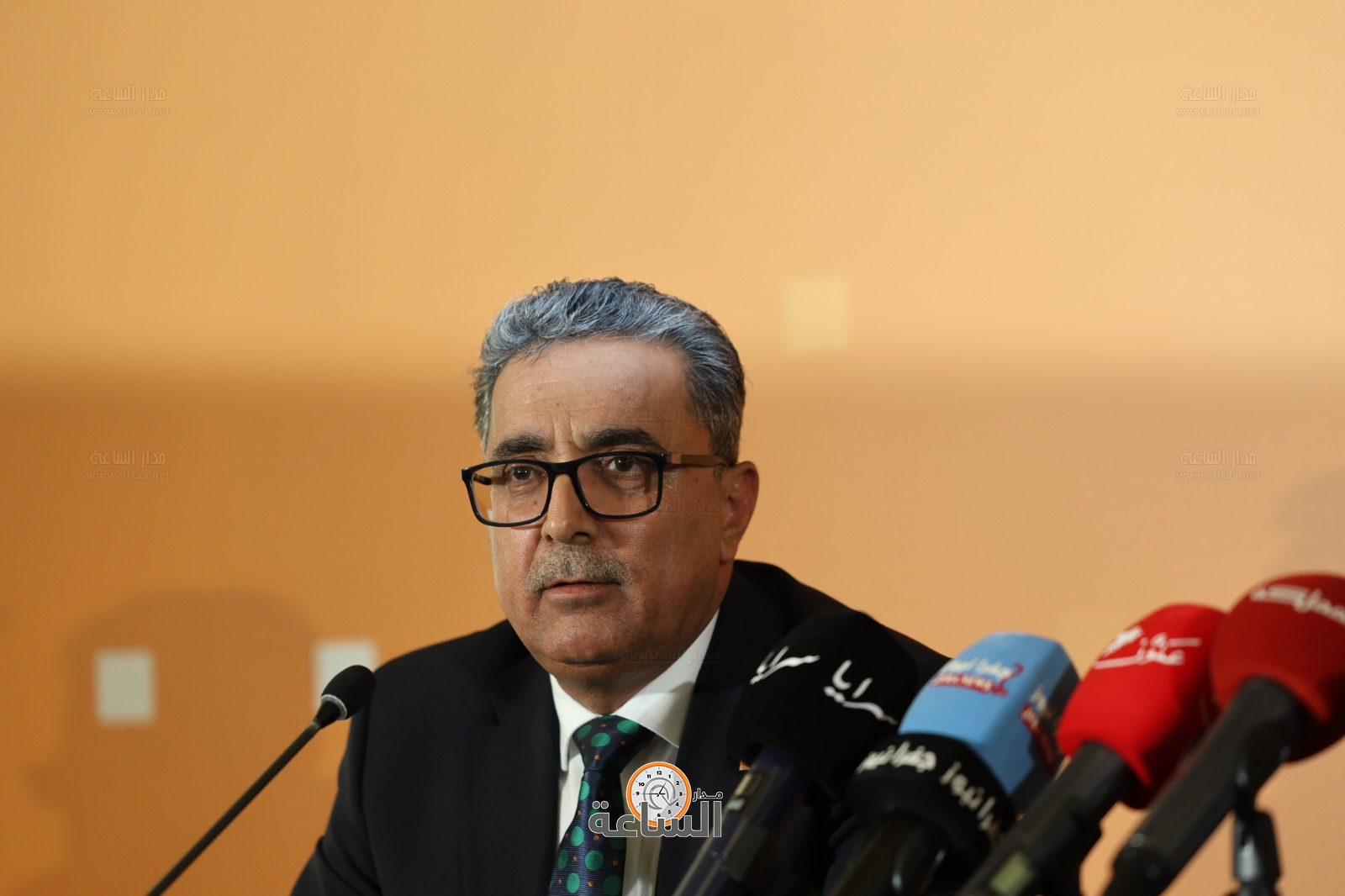 Madar Al-Saa Images 0.5716695448091744