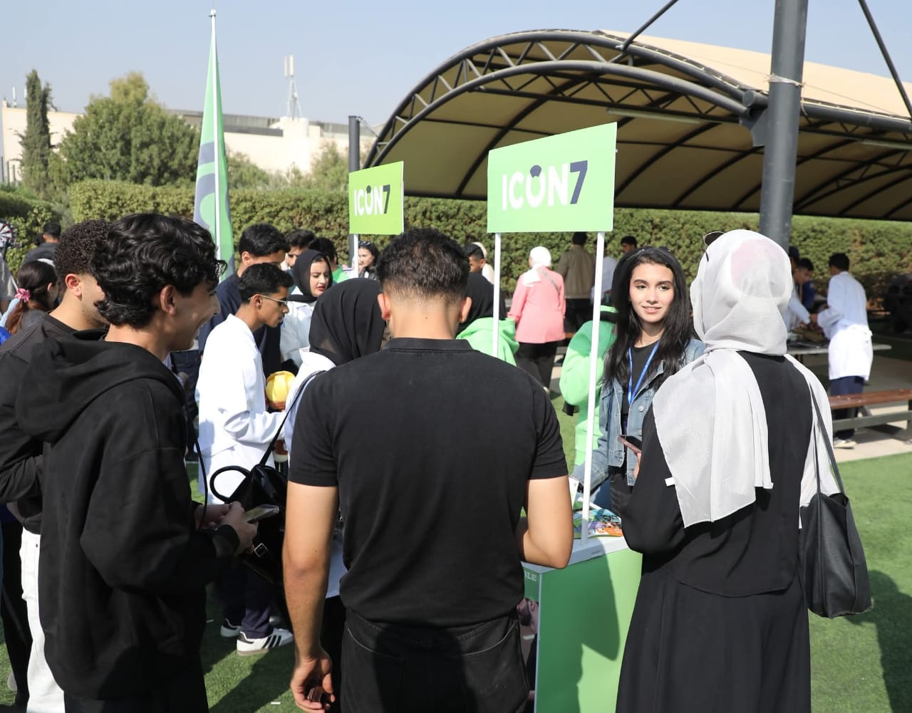 Madar Al-Saa Images 0.8836169355898779