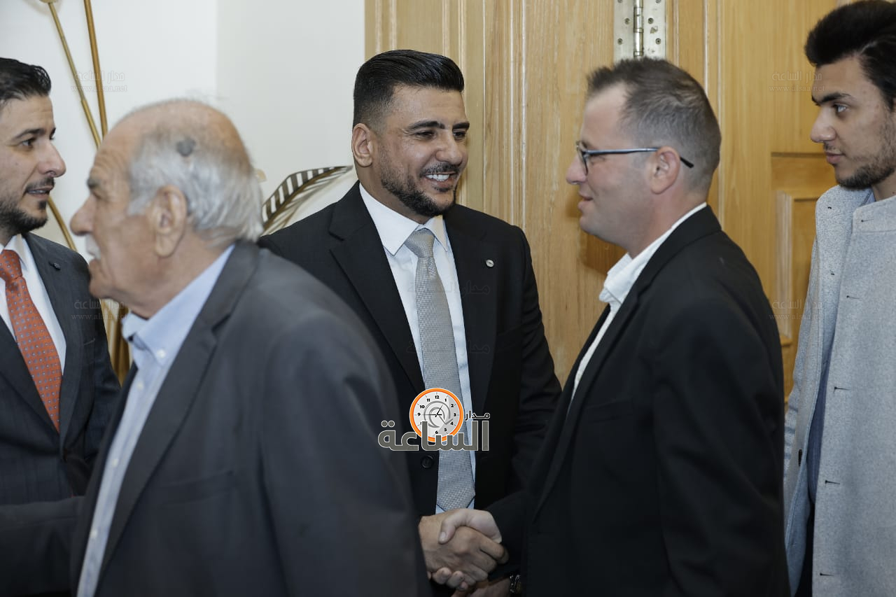 Madar Al-Saa Images 0.4690151735808137