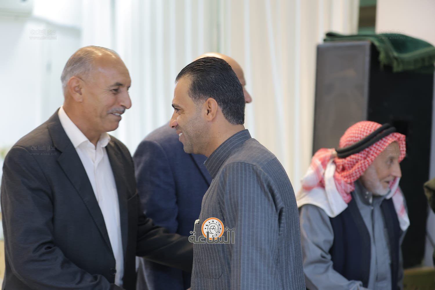 Madar Al-Saa Images 0.8980468431573789