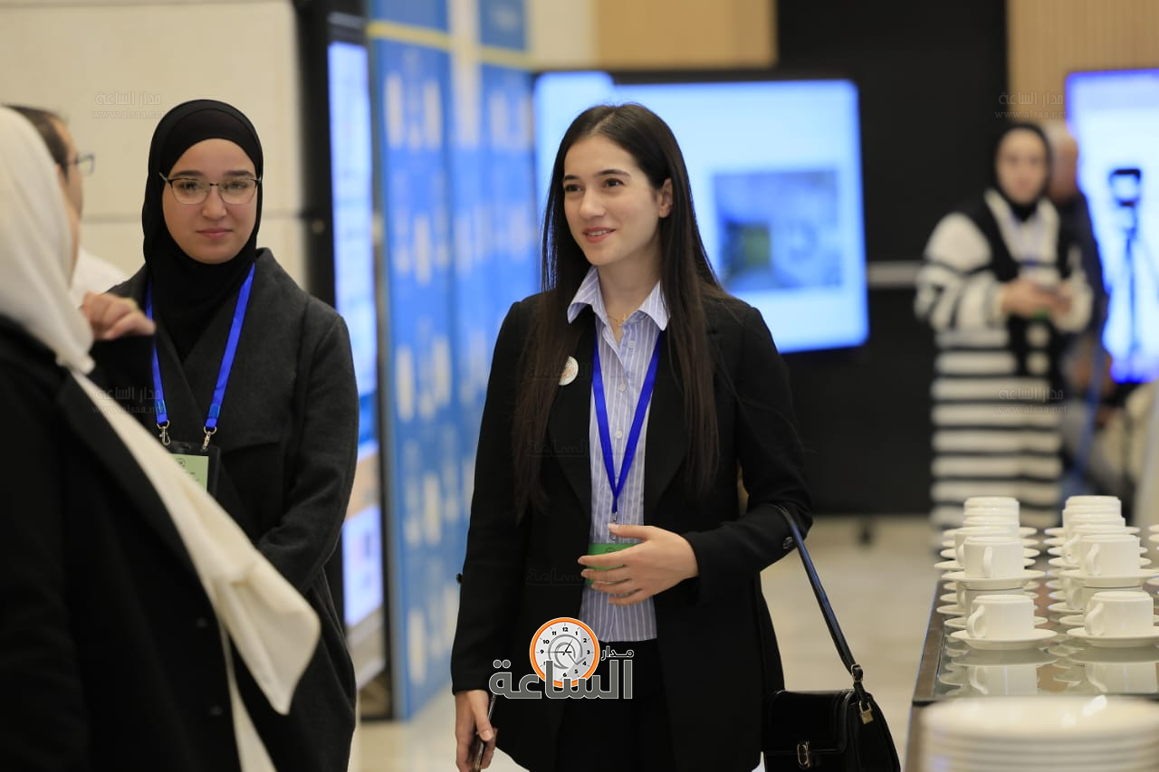 Madar Al-Saa Images 0.830144706242139