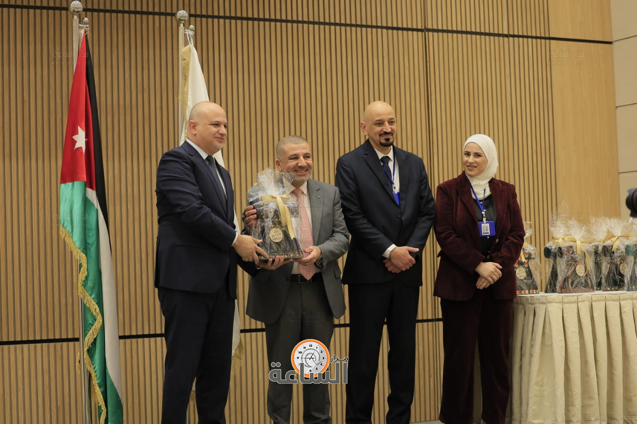 Madar Al-Saa Images 0.9427085455122317