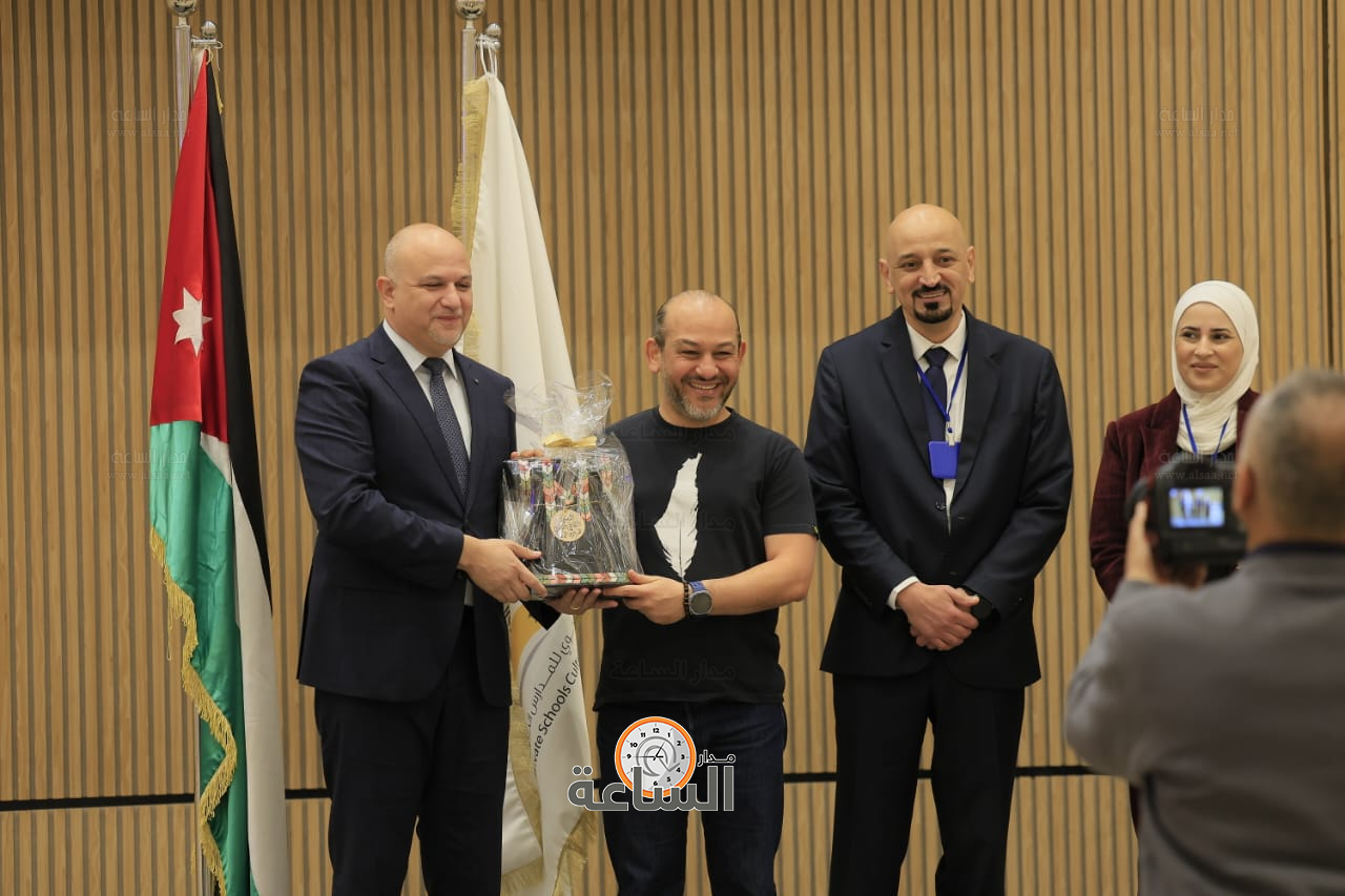 Madar Al-Saa Images 0.7157001009342611