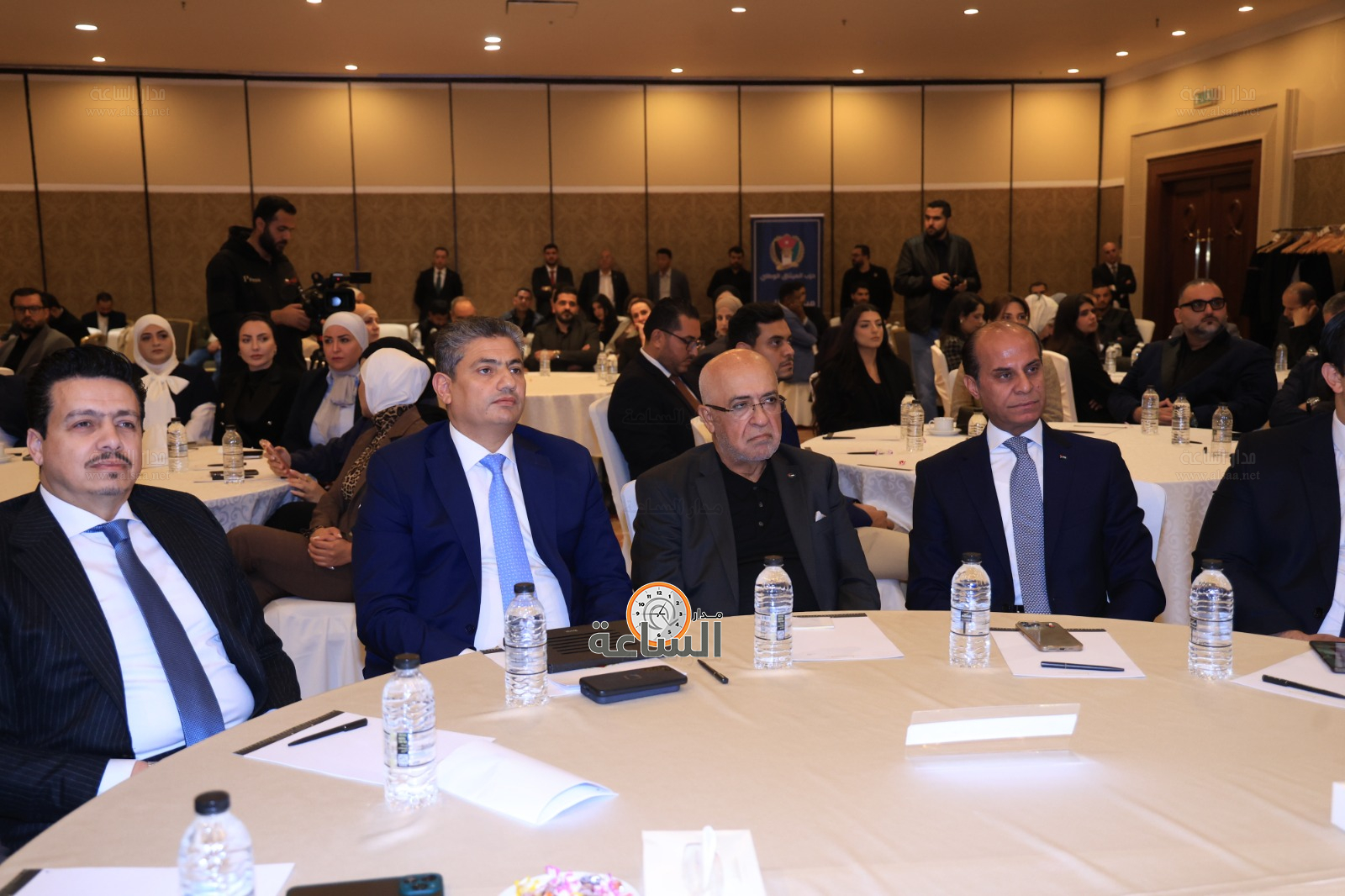 Madar Al-Saa Images 0.7171017567746659