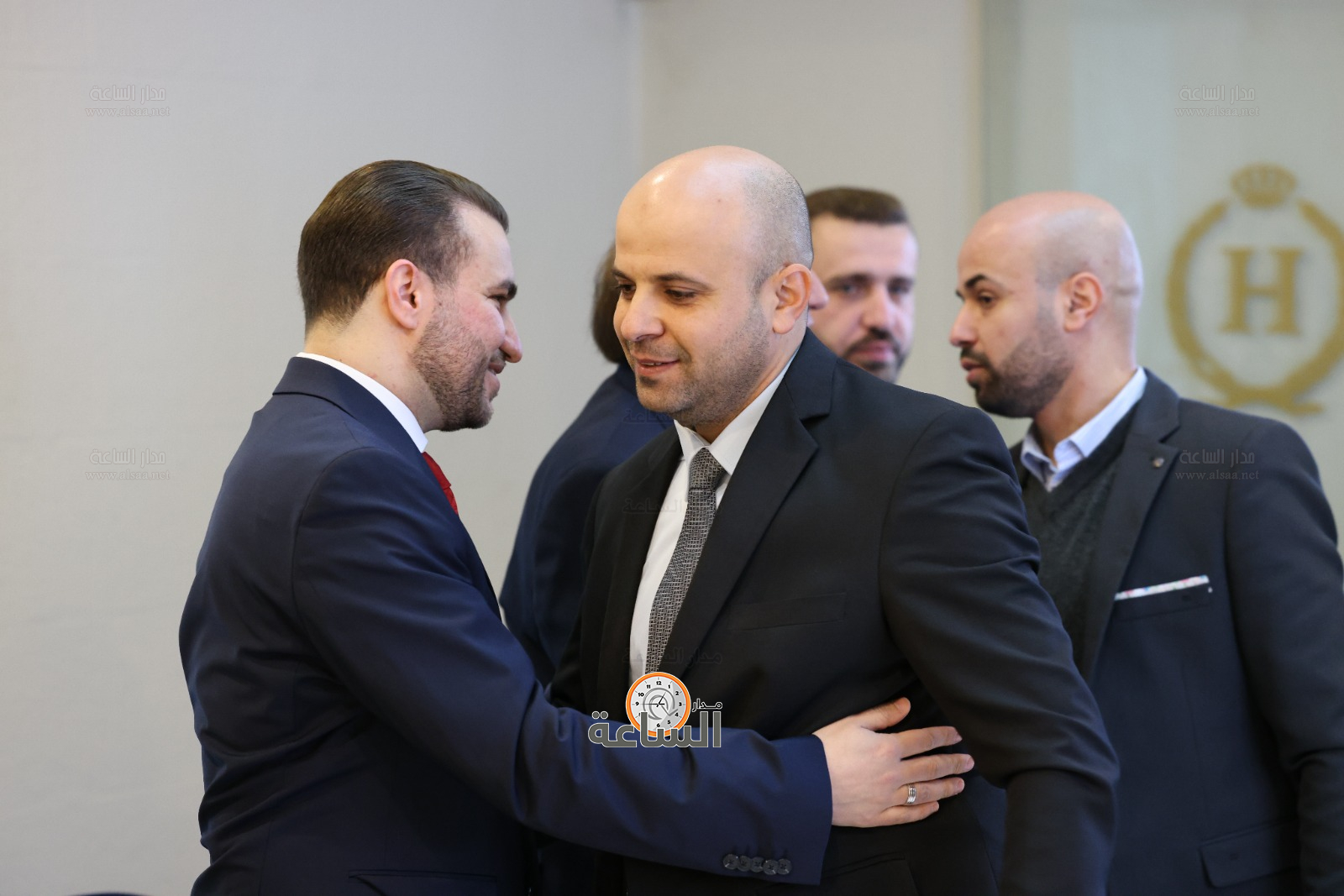 Madar Al-Saa Images 0.12343921108477451