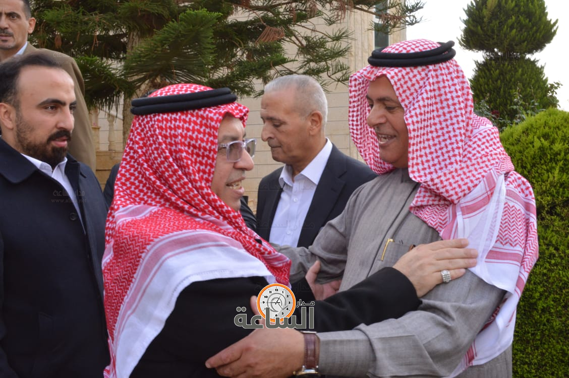 Madar Al-Saa Images 0.3918091421515708