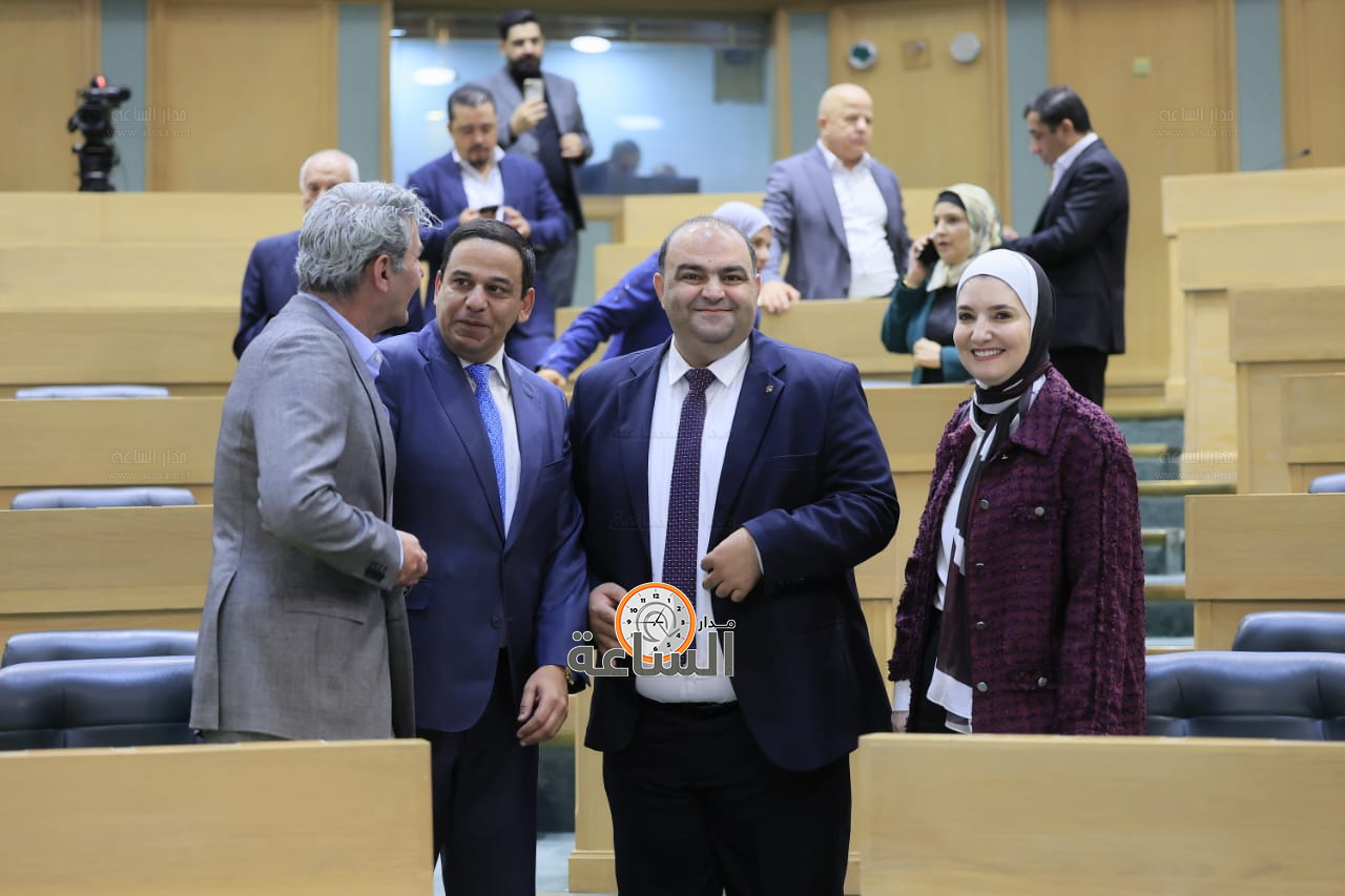 Madar Al-Saa Images 0.37691150852258715