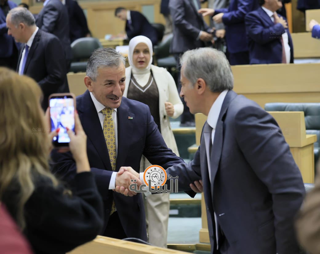 Madar Al-Saa Images 0.6154448267567415