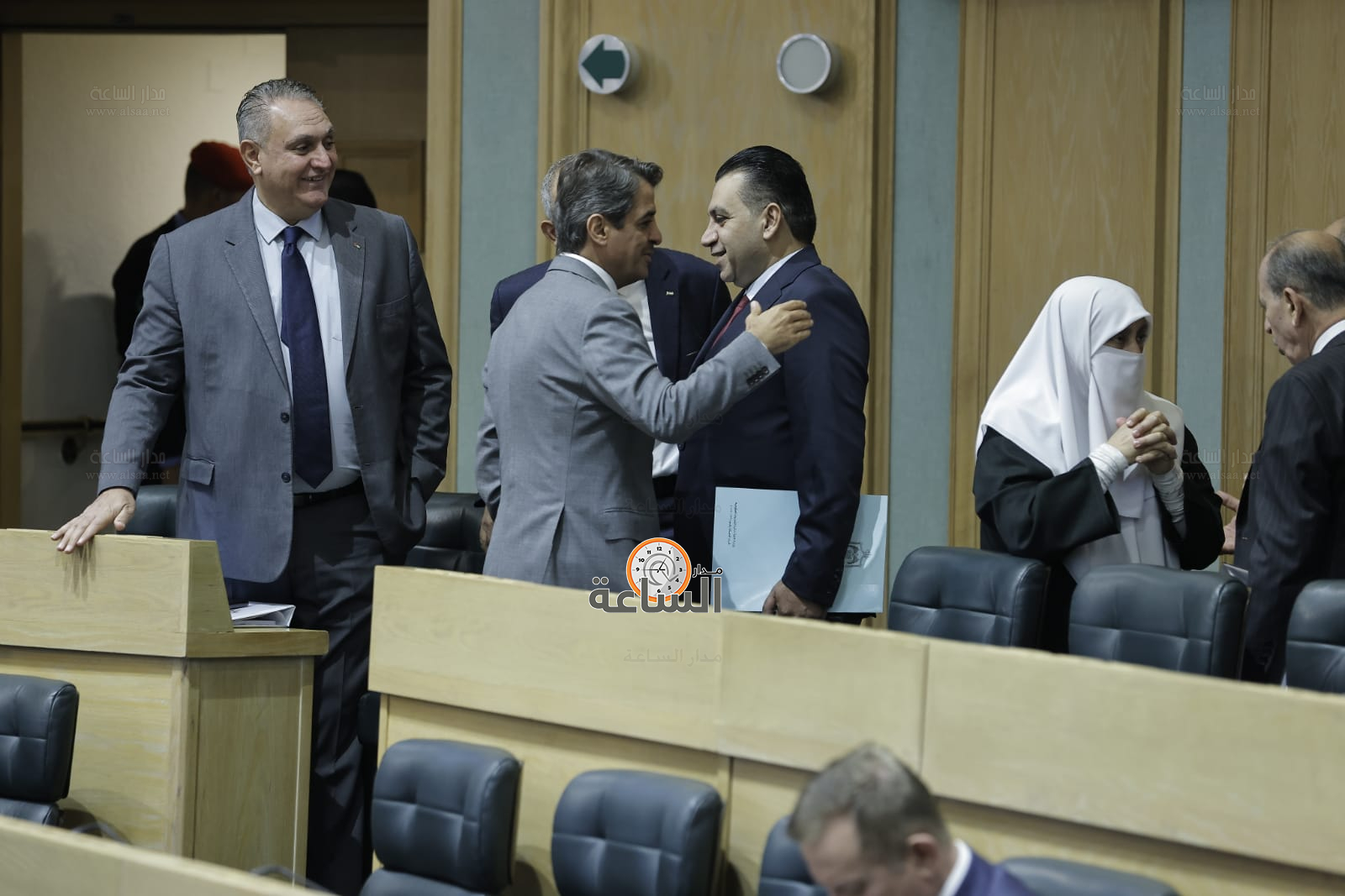 Madar Al-Saa Images 0.09776023294038416