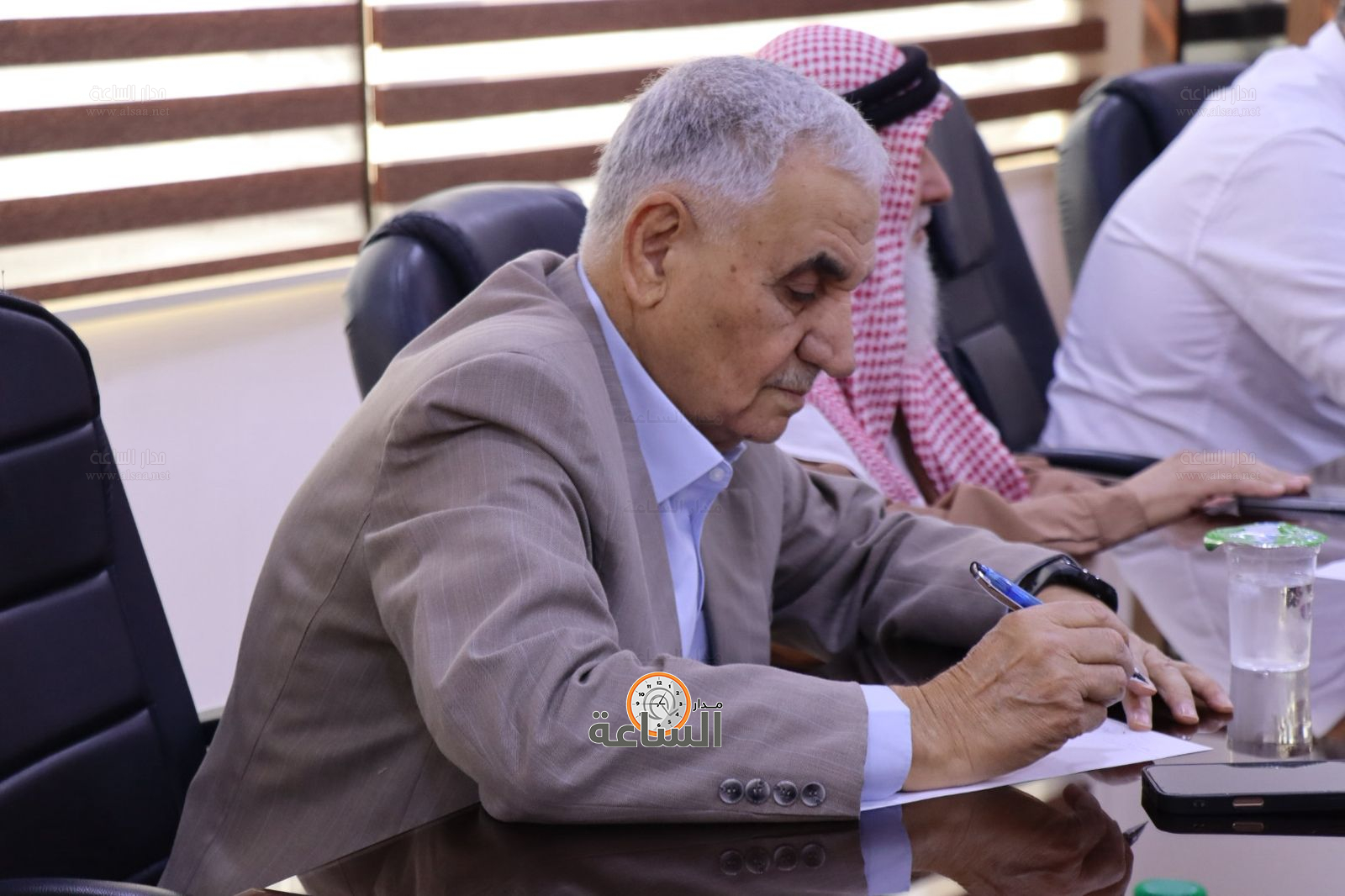 Madar Al-Saa Images 0.5615810297205117