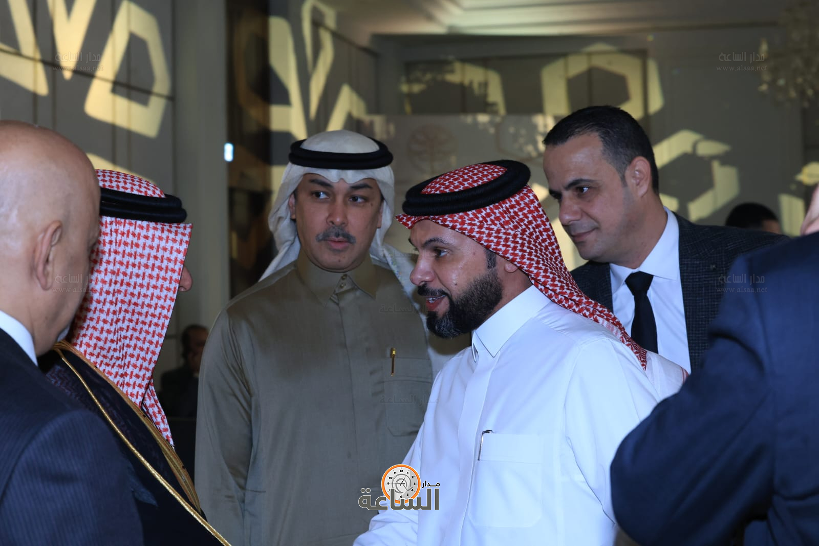 Madar Al-Saa Images 0.6529183353624651