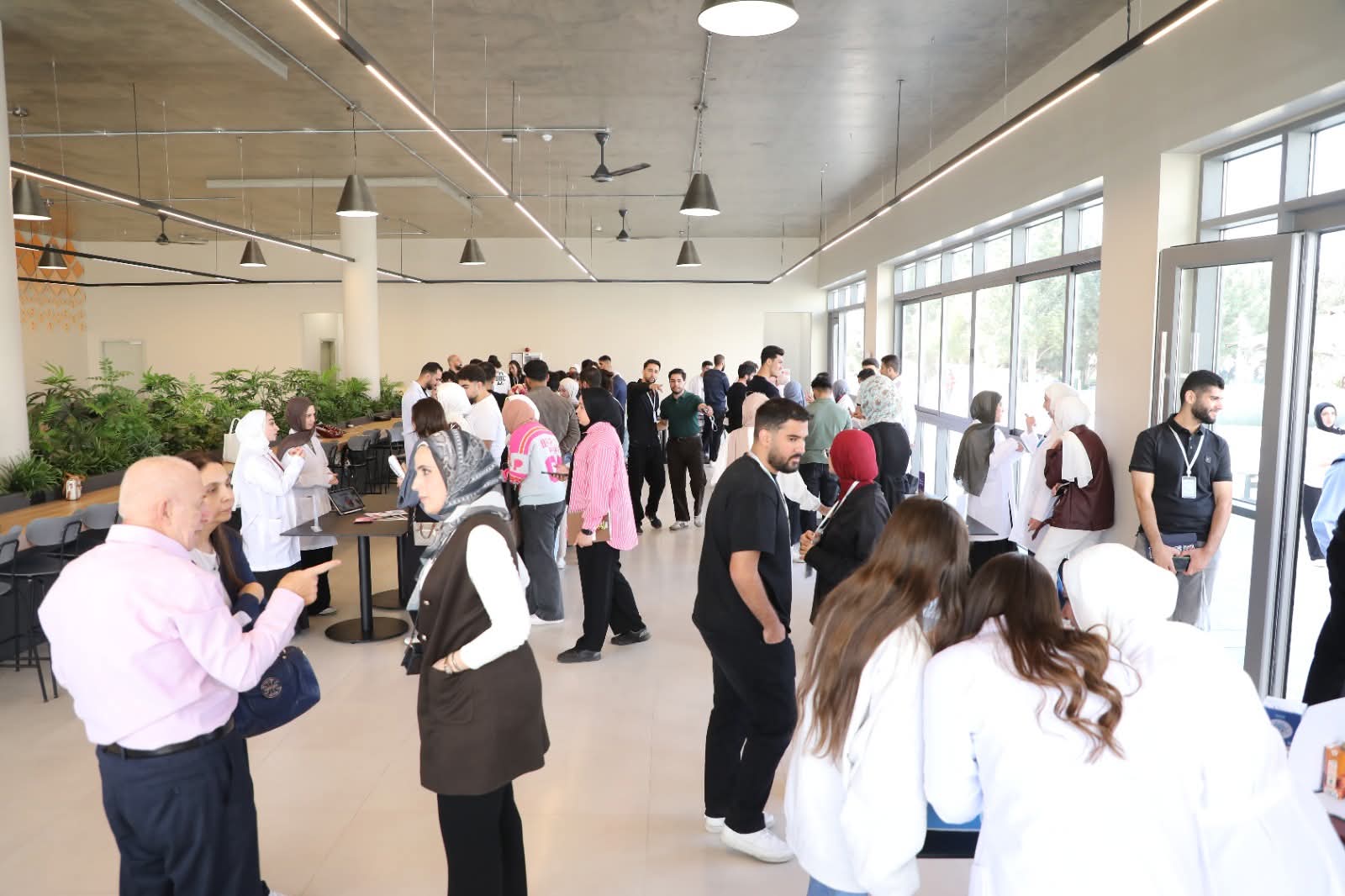 Madar Al-Saa Images 0.45246551125505186