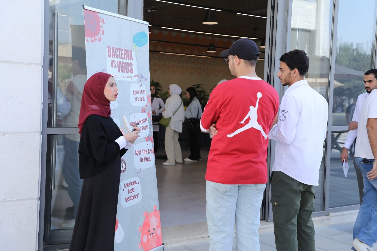 Madar Al-Saa Images 0.32039343889706007