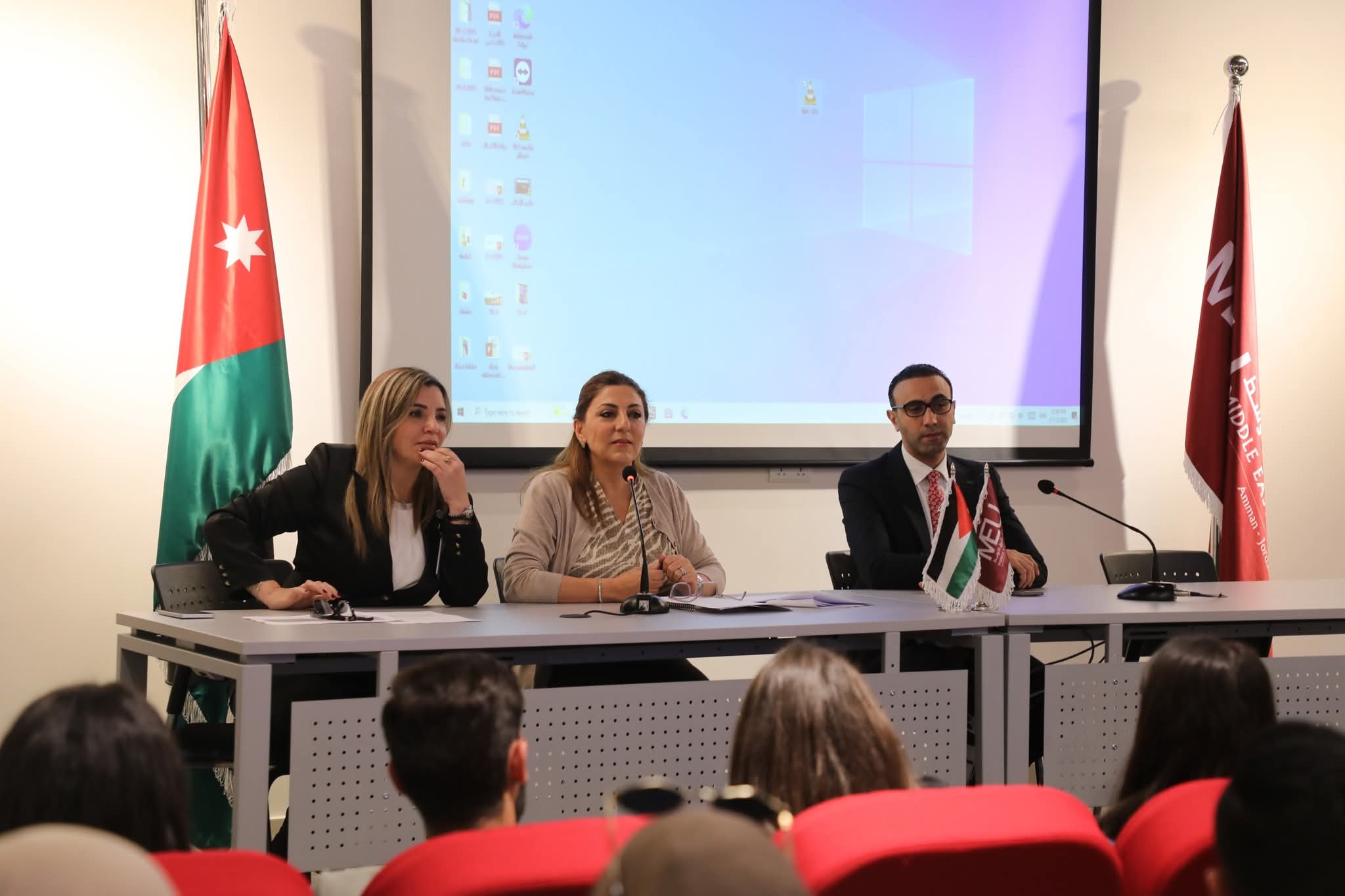 Madar Al-Saa Images 0.3819898752628952