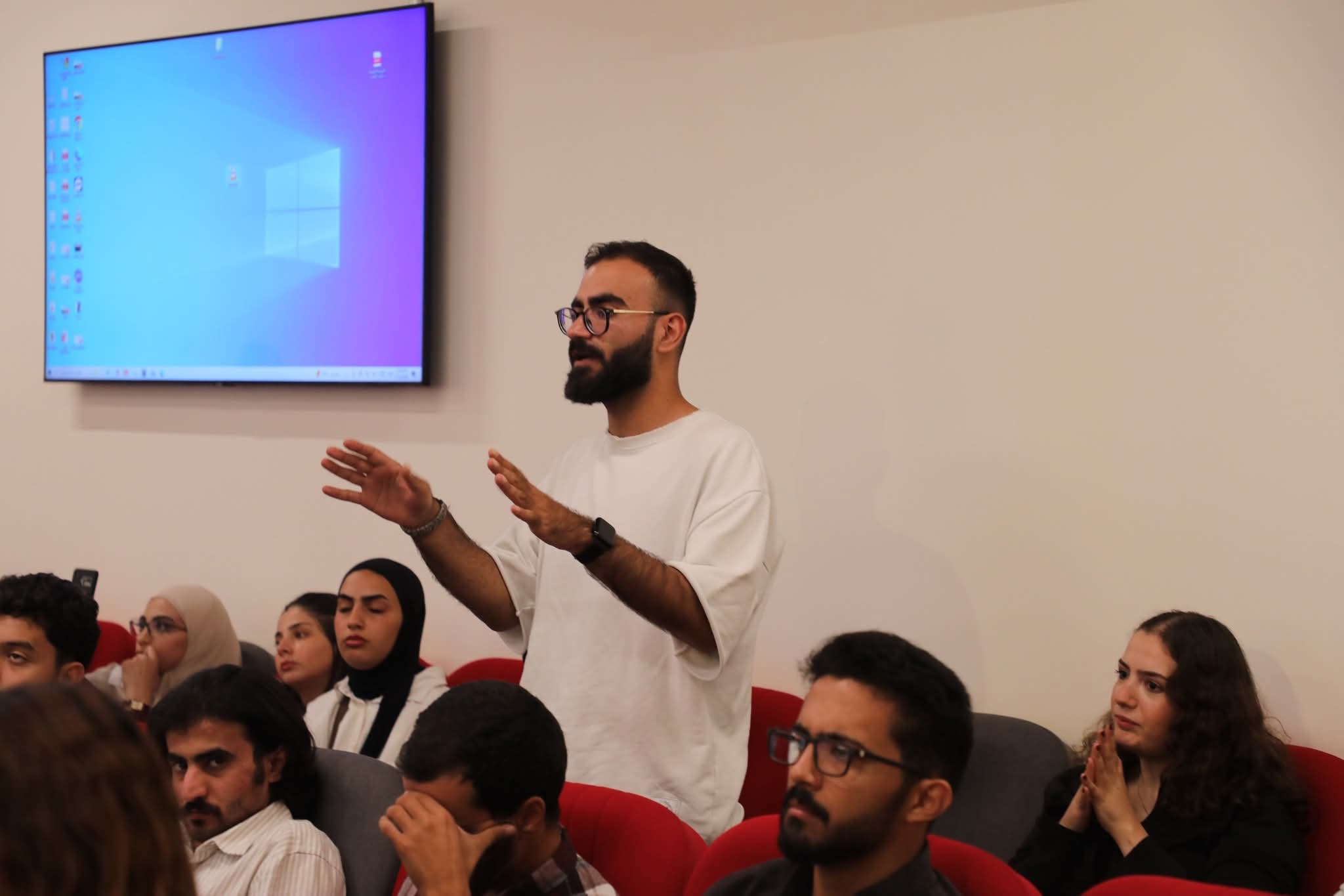 Madar Al-Saa Images 0.7313413057057025