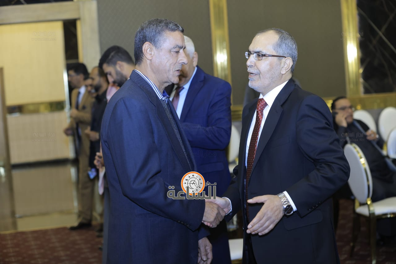 Madar Al-Saa Images 0.8189935003239358