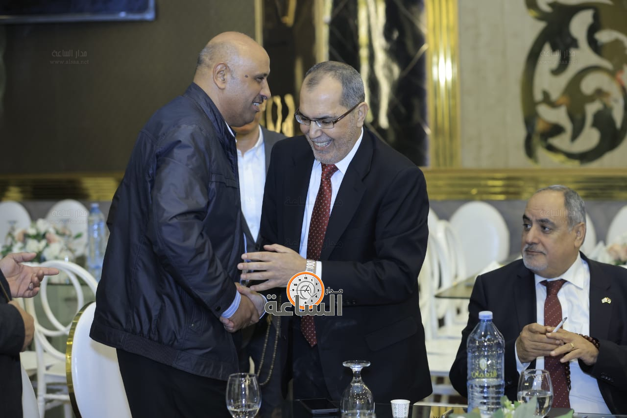 Madar Al-Saa Images 0.8923015294379231