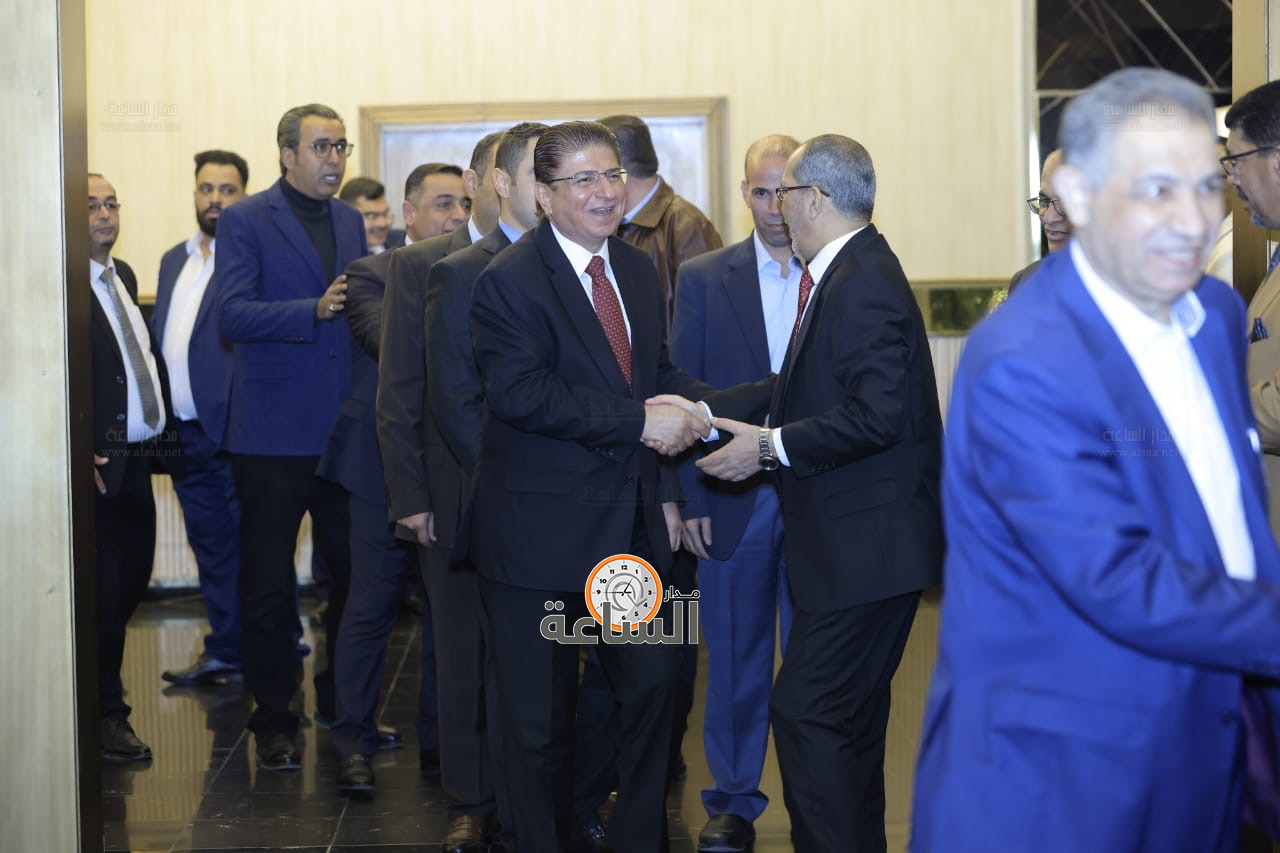 Madar Al-Saa Images 0.02436852007374357